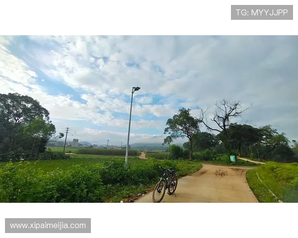 云开带来了宁静与祥和,象征心中的困扰得到释怀 云开带来了宁静与祥和,象征心中的困扰得到释怀